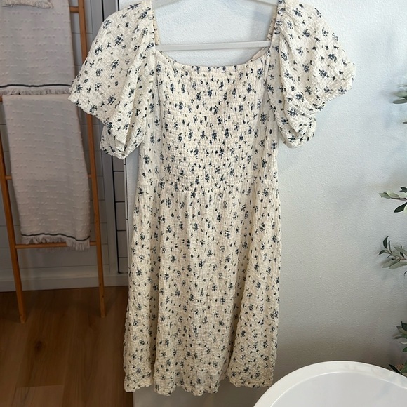 Women’s Floral Dress - Picture 2 of 4